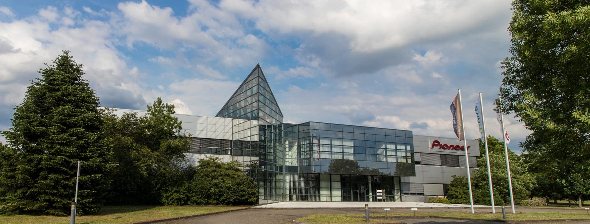 Firmensitz Pioneer Electronics Deutschland - Referenzen Werbeagentur Werbetexter Werbegrafiker Webdesigner Werbefotograf